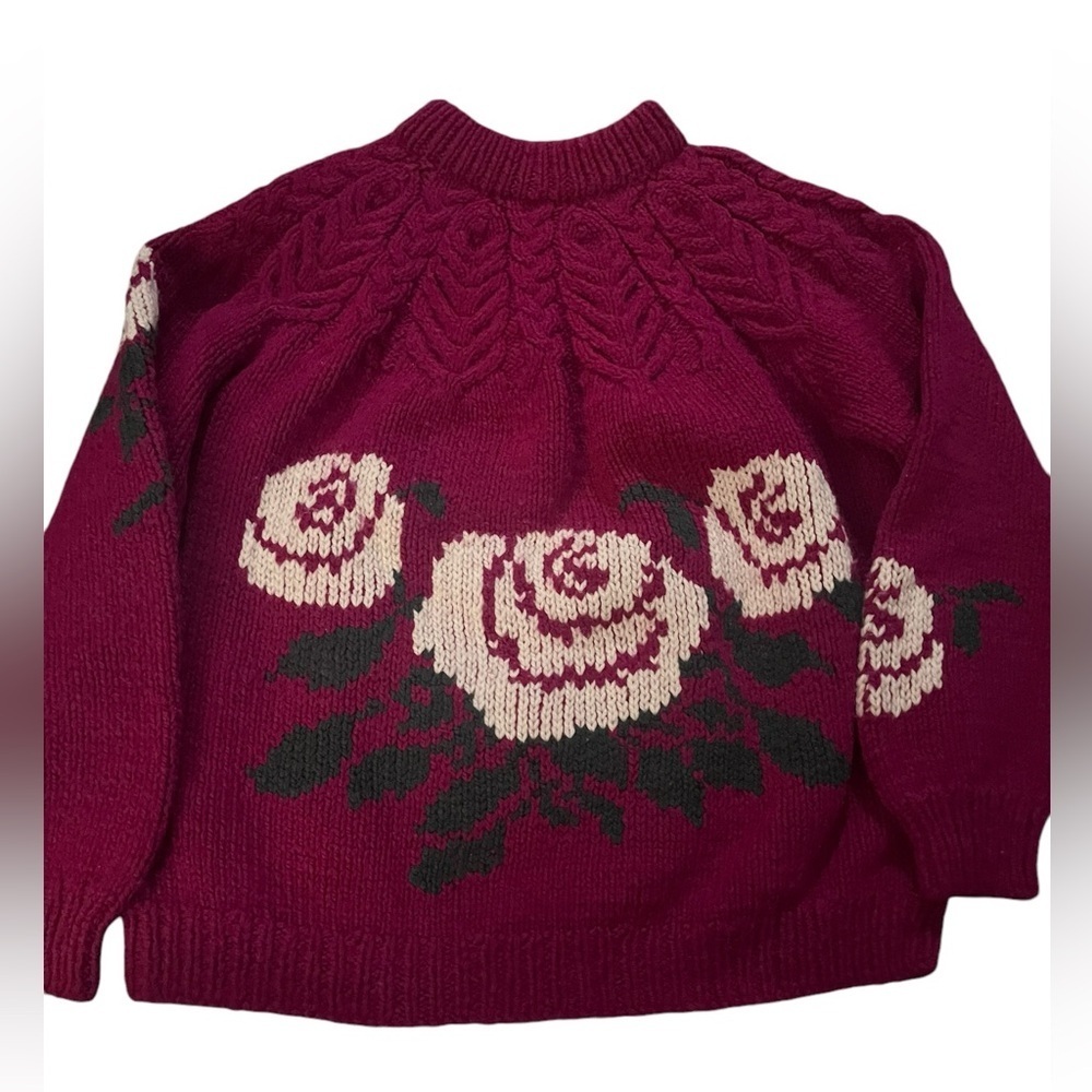 Vintage chunky knit sweater with rosettes and great neck detailing ladies XL